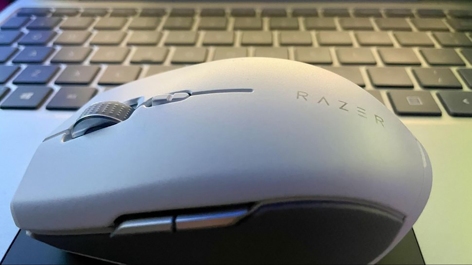 What are the features of the best wireless mouse?
